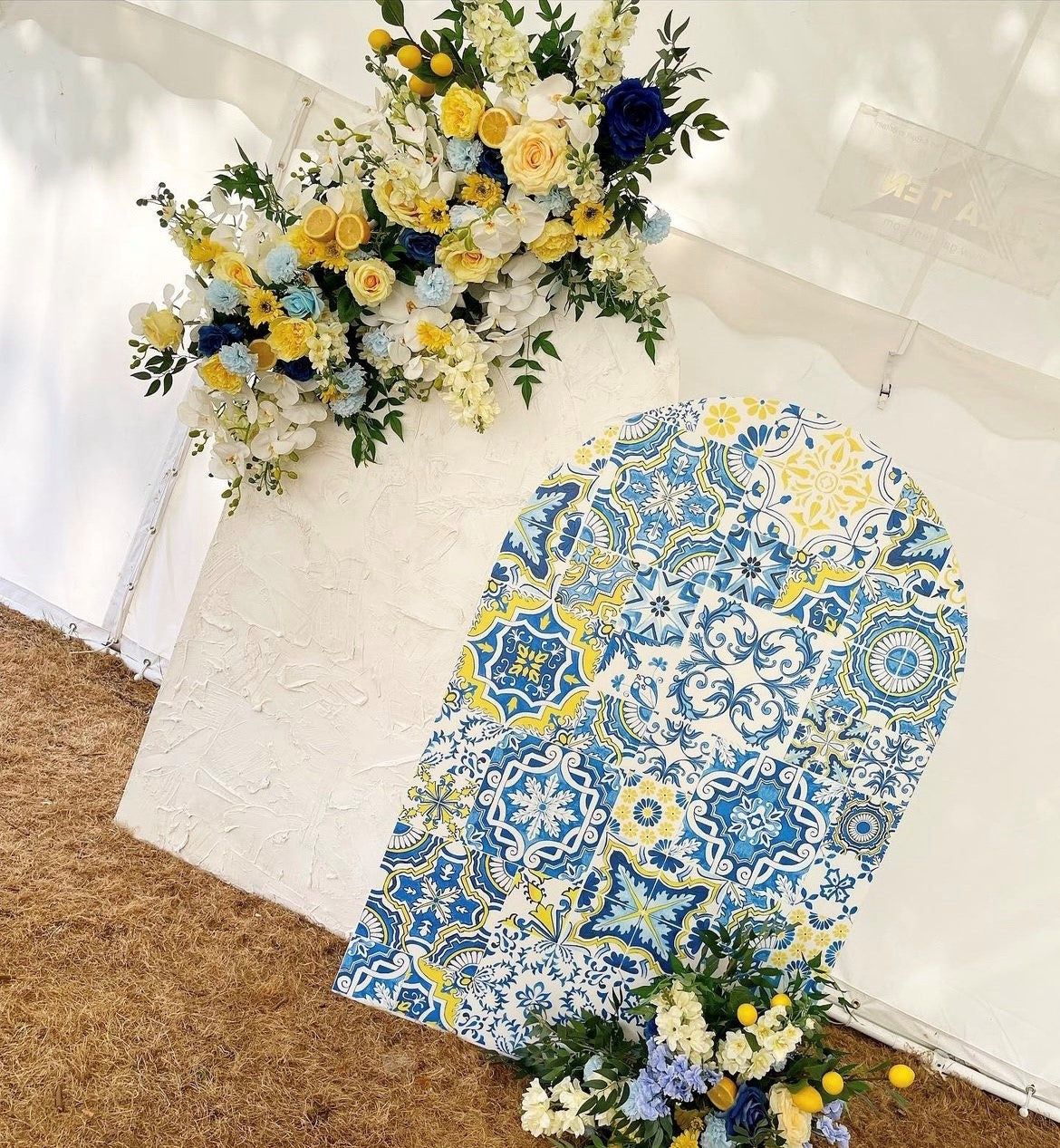 Hire Amalfi Coast Backdrop & Plinth Package – LUXI PROPS